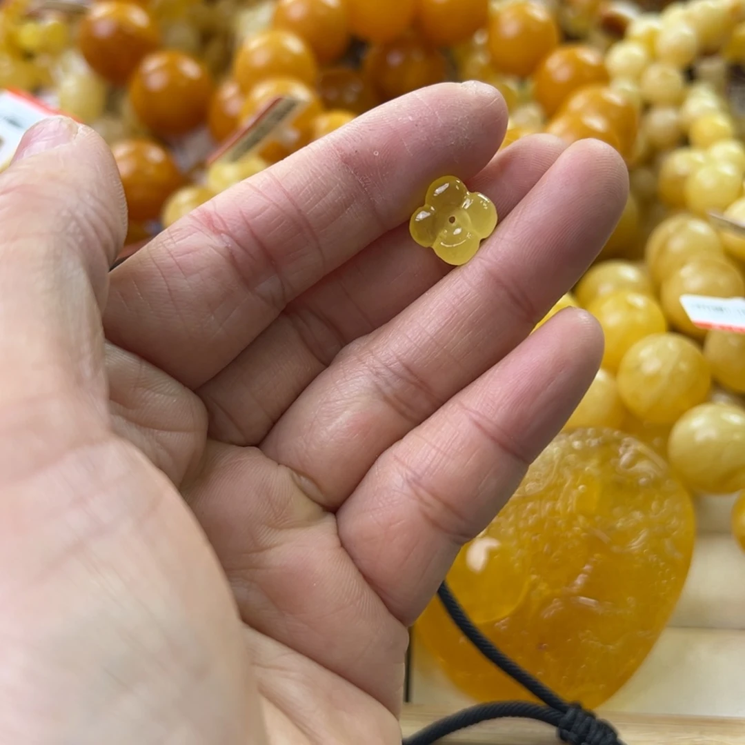 琥珀珠宝奇石未镶嵌