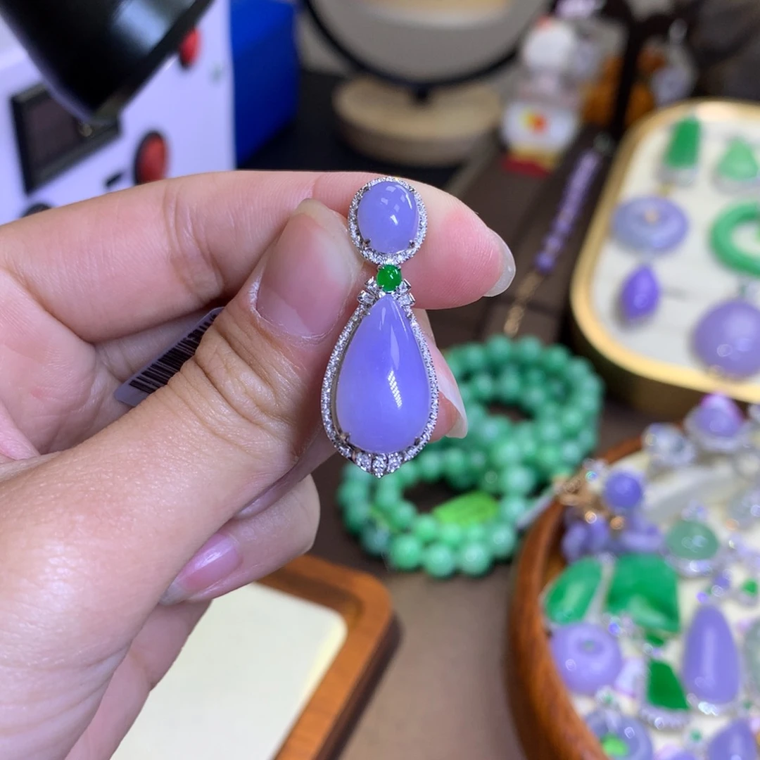 翡翠颈饰18K金镶嵌翡翠