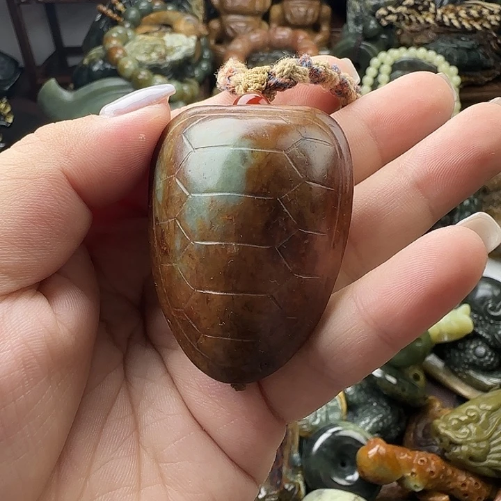 透闪石质玉未镶嵌珠宝奇石