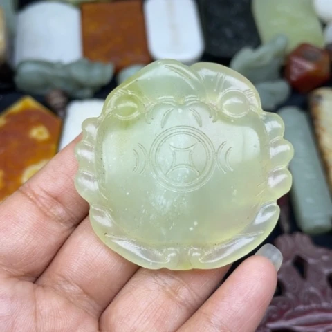 蛇纹石玉未镶嵌颈饰9