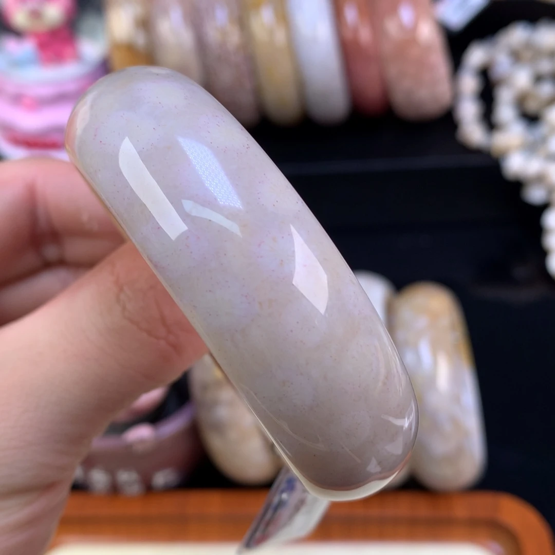 硅化珊瑚（珊瑚玉）未镶嵌颈饰63号55.5圈草莓花