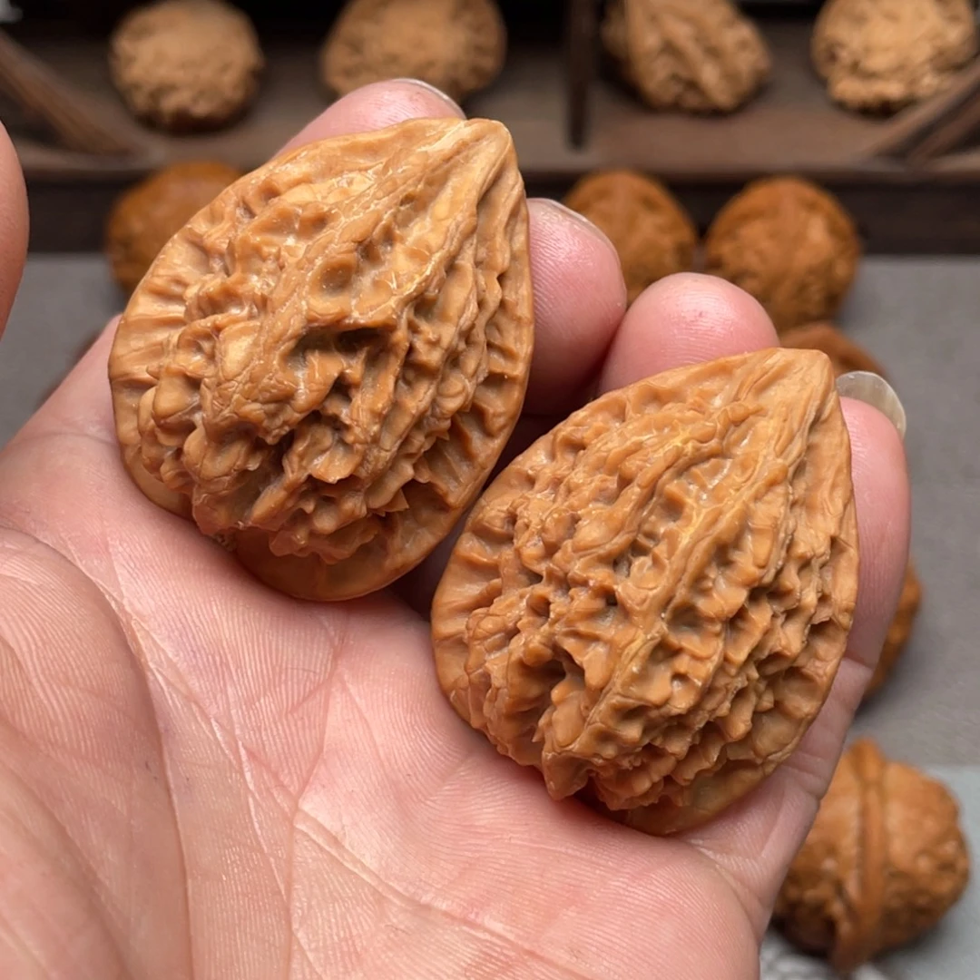 拿***次吊坠桃核37有黄十三陵鸡心