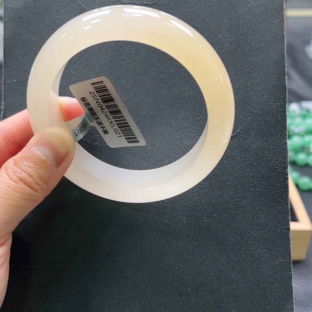 石英质玉未镶嵌手镯➕小甜57