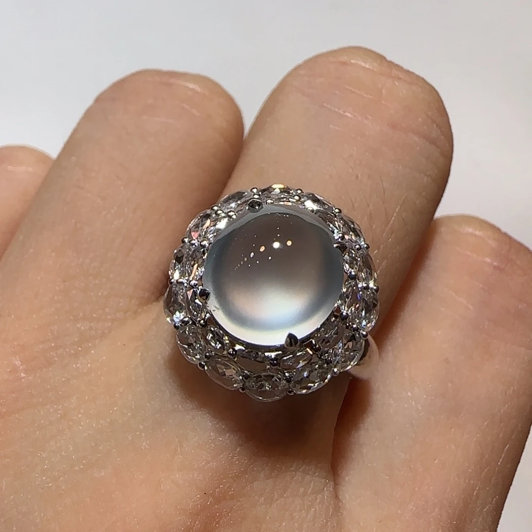 翡翠18K金镶嵌戒指蛋面