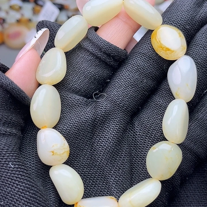 和田玉（糖玉）未镶嵌手链