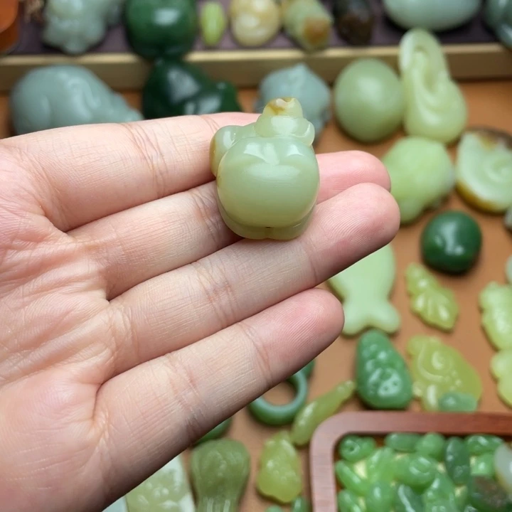 【闪购商品】颈饰未镶嵌和田玉米****M猫