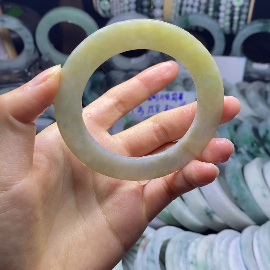 定制翡翠未镶嵌手镯