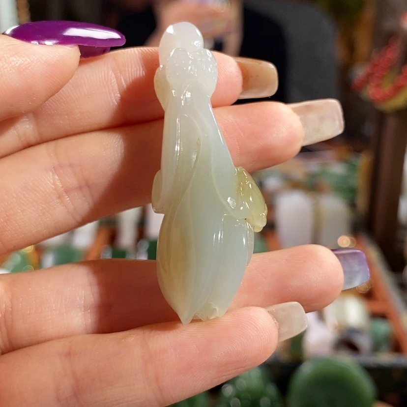 【闪购商品】吊坠(赠链)未镶嵌和田玉