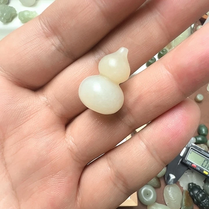 未镶嵌和田玉珠宝半成品徐*师