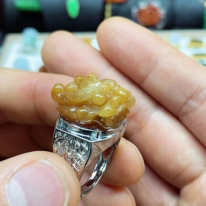 翡翠颈饰未镶嵌舍*戒指