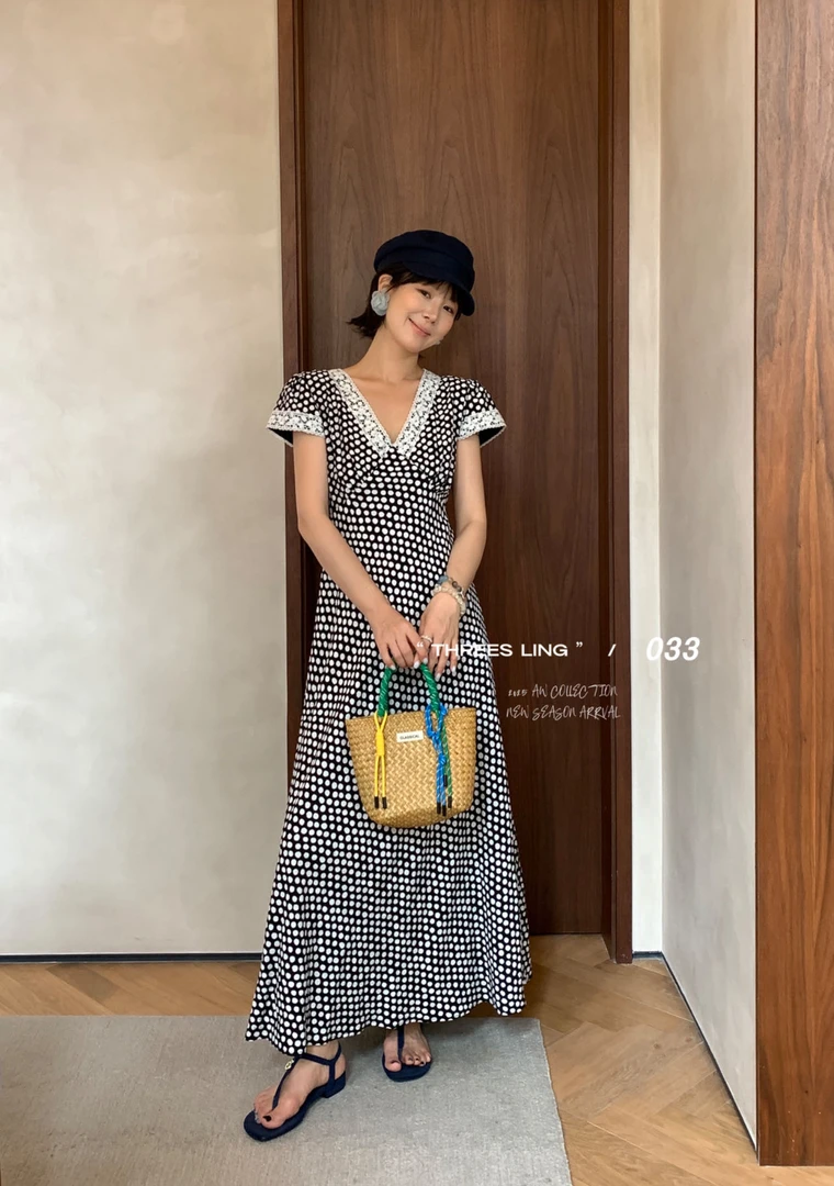 福秒-V领飞飞袖波点的！胸口蕾丝设计气质收腰连衣裙（03R358#）033