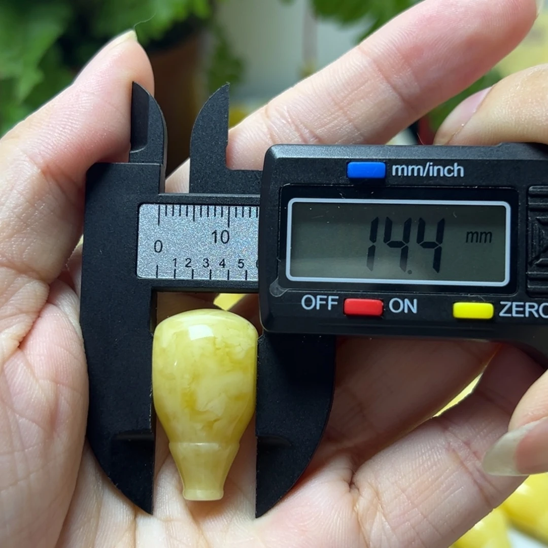 未镶嵌琥珀裸石三通