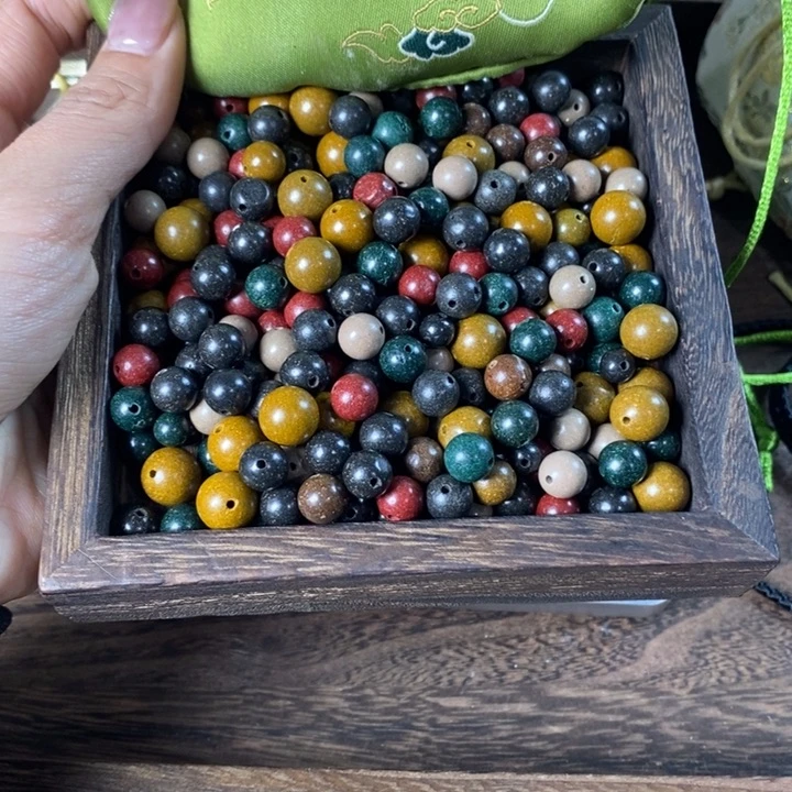 泥塑五行真气香瑕疵珠香包约50克