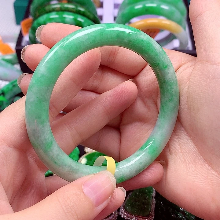 翡翠未镶嵌手镯翡翠手镯