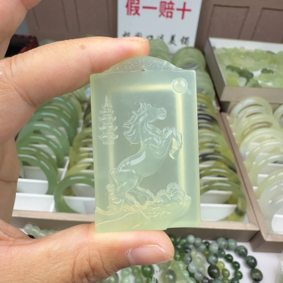 蛇纹石玉未镶嵌颈饰