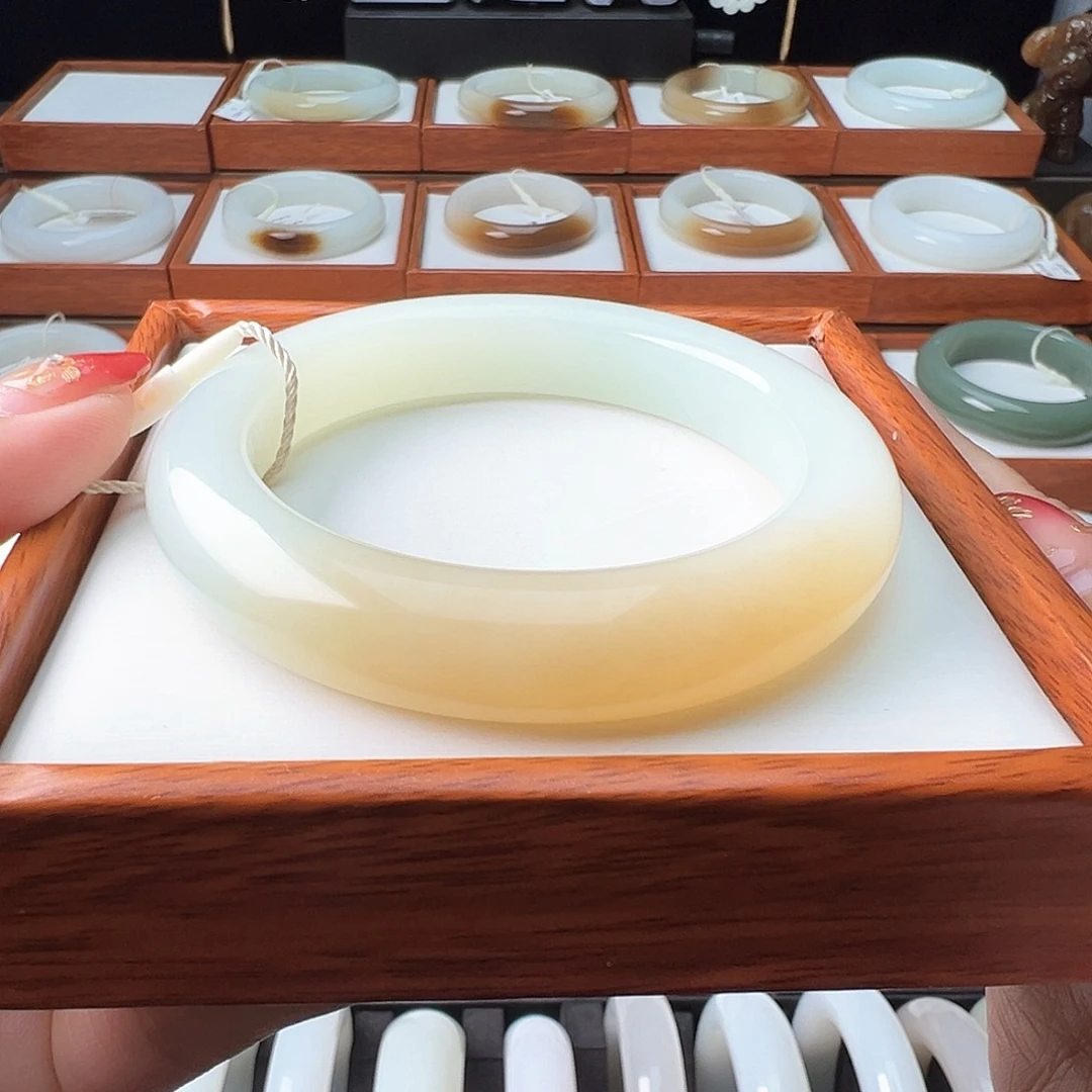 和田玉手镯未镶嵌55