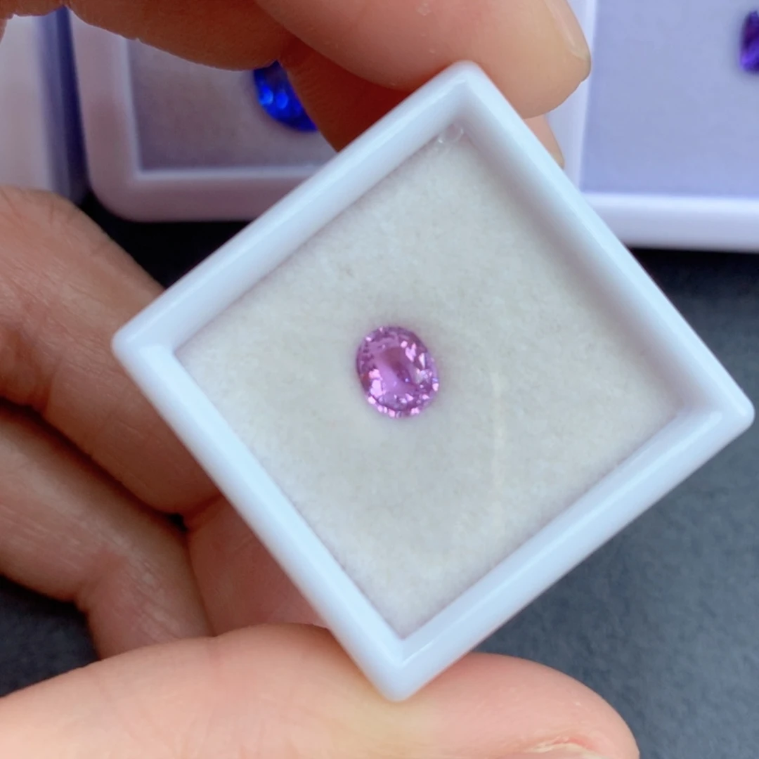 彩色蓝宝石无烧0.7克拉裸石未镶嵌