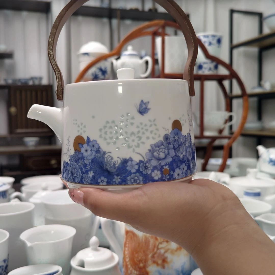 瓷花蔓提梁壶一个景德镇