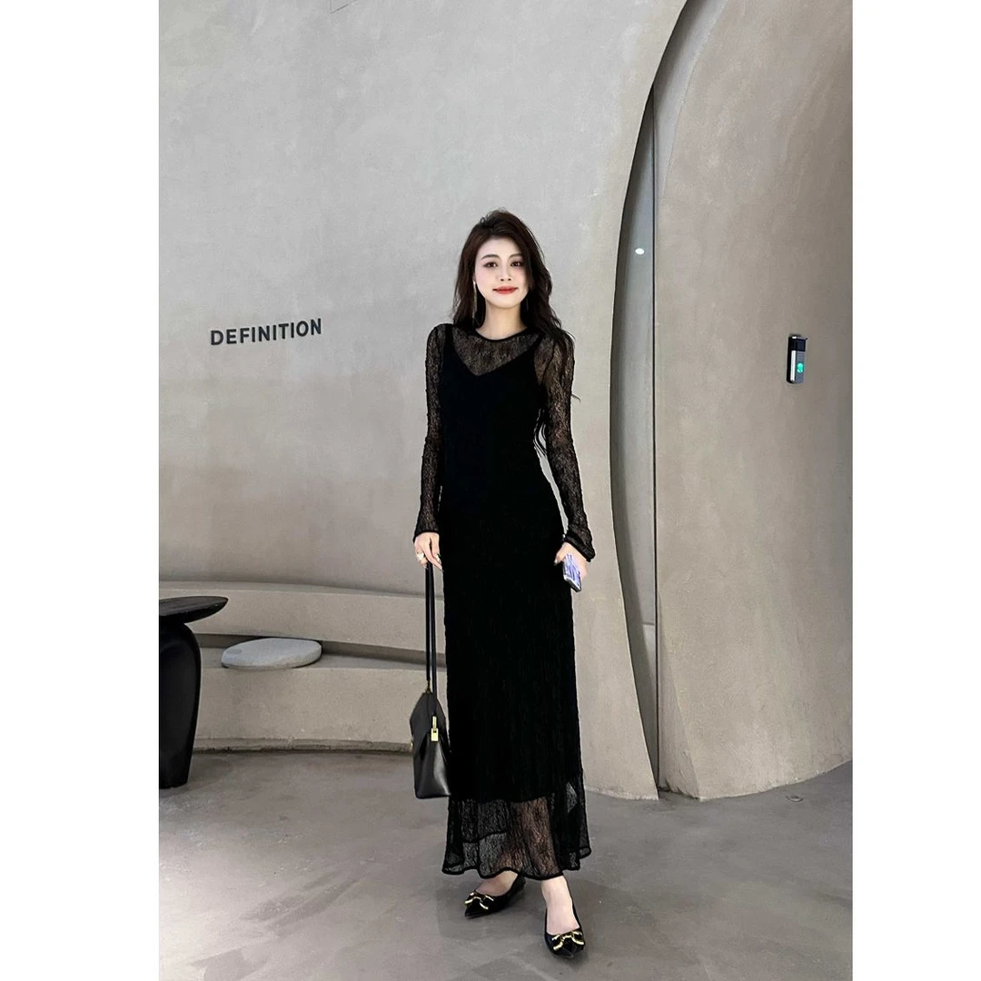 2025新款春秋法式气质名媛镂空蕾丝网纱吊带连衣裙性感两件套冬季