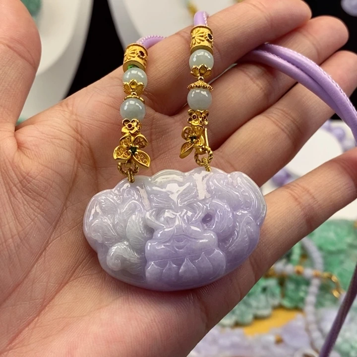 翡翠颈饰未镶嵌翡翠吊坠