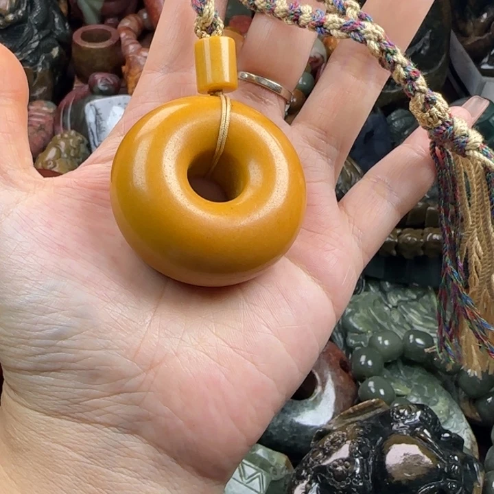 透闪石质玉未镶嵌珠宝奇石