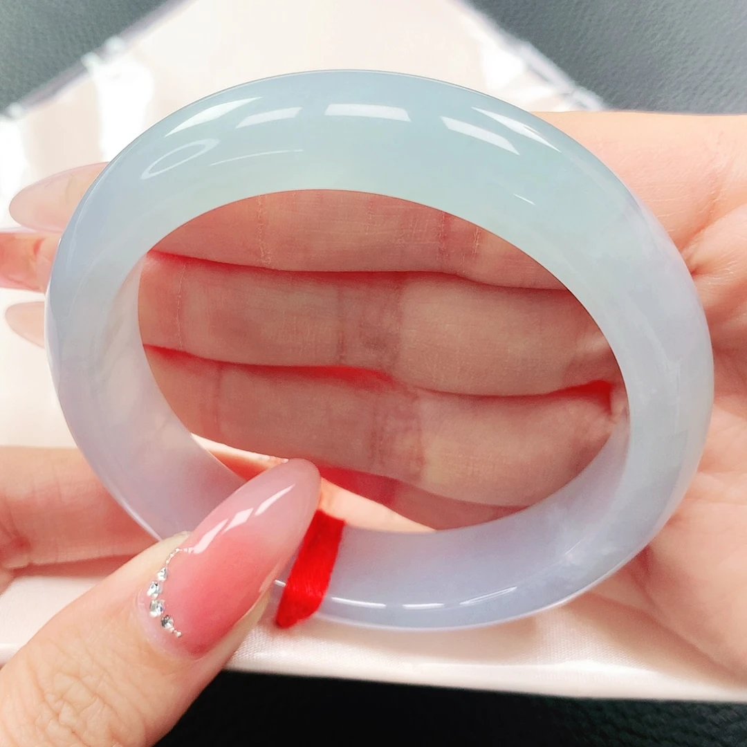 翡翠手镯未镶嵌55圈