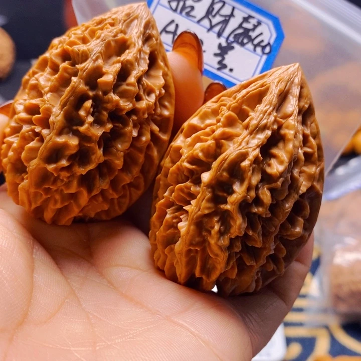文玩核桃吊坠招财鼠