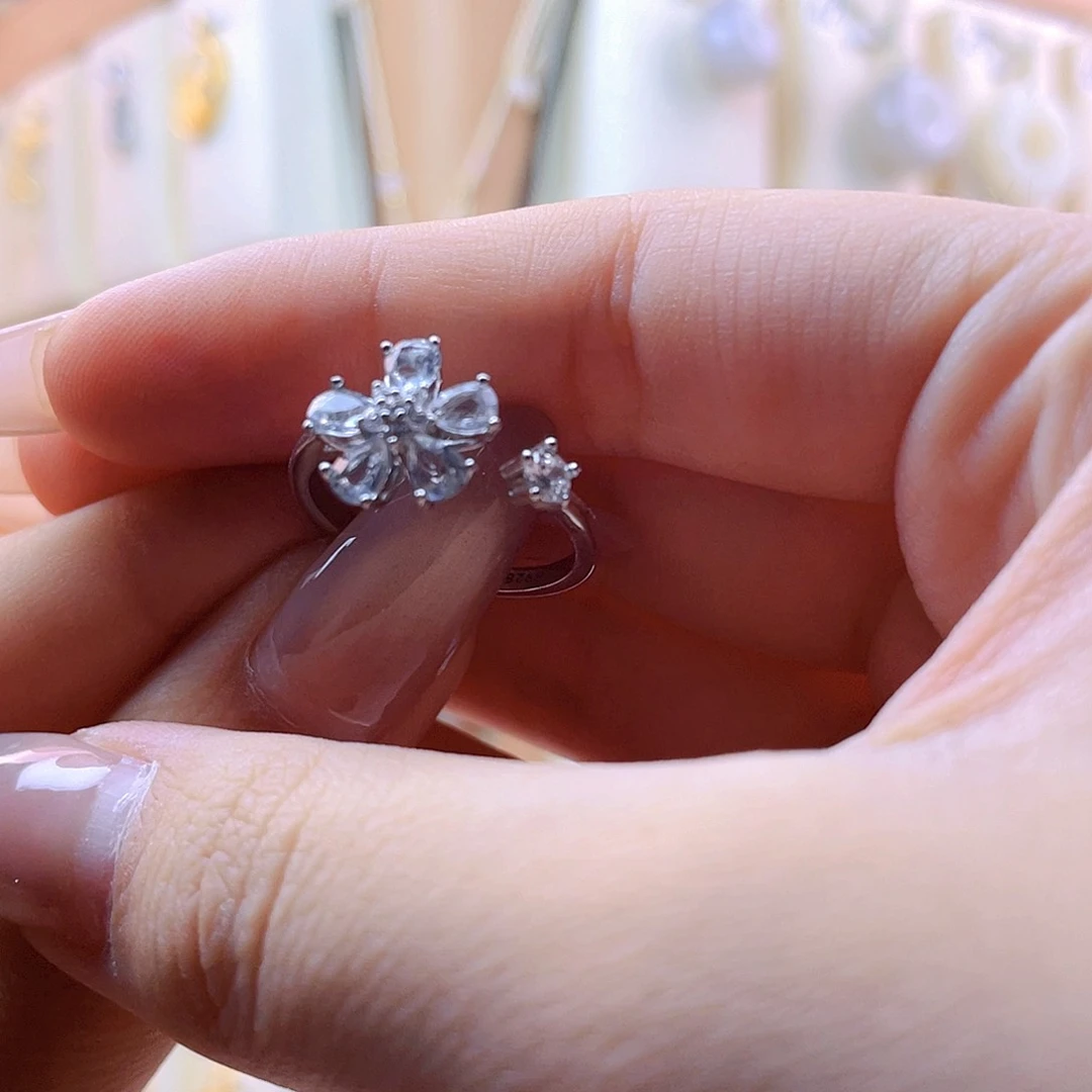 海蓝宝石戒指银S925镶嵌极***志