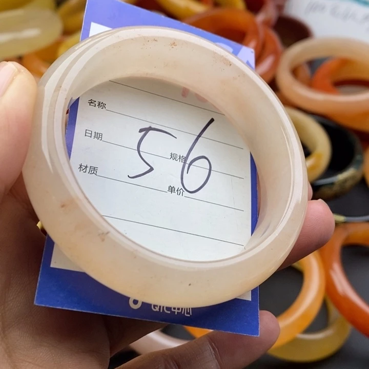 未镶嵌手镯石英质玉