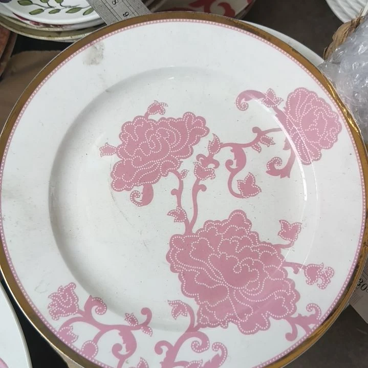 陶瓷盘子碗啥都有