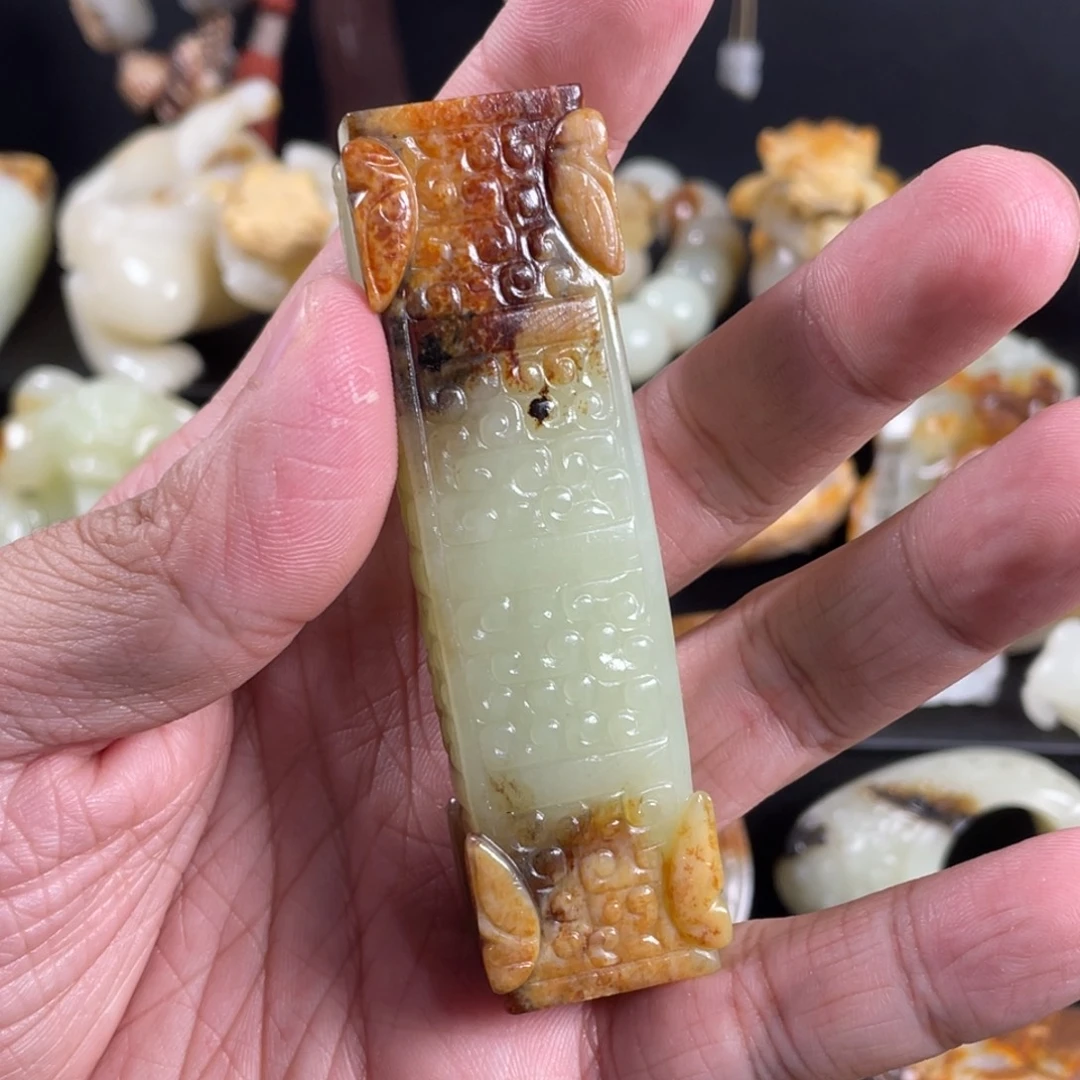 清***馨和田玉未镶嵌颈饰