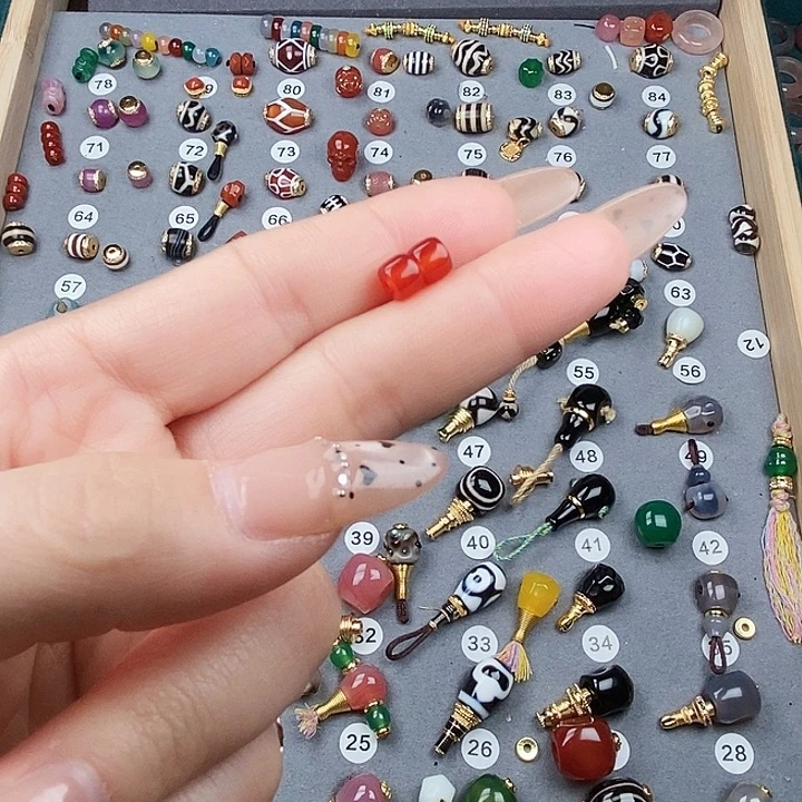 小***小玛瑙/玉髓未镶嵌饰品