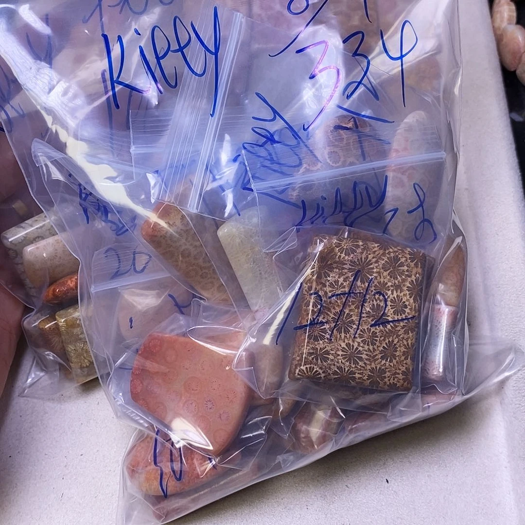 查罗石合金颈饰k***y