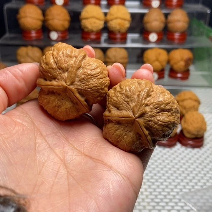 把件文玩核桃40铁三棱
