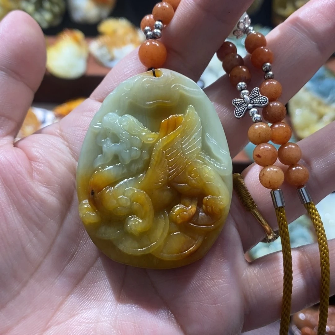 蛇纹石玉未镶嵌颈饰