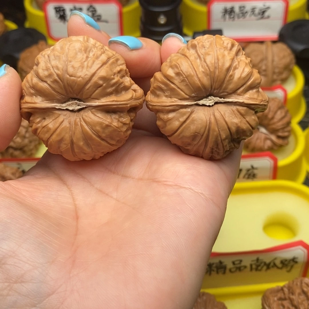 强***a文玩核桃吊坠南瓜墩