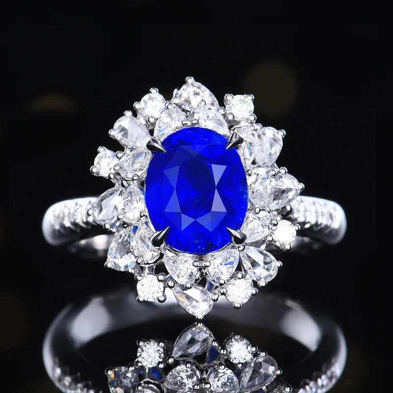 卡莱诗魅力无束 主石3.37克拉 18K金 天然皇家蓝蓝宝石戒指