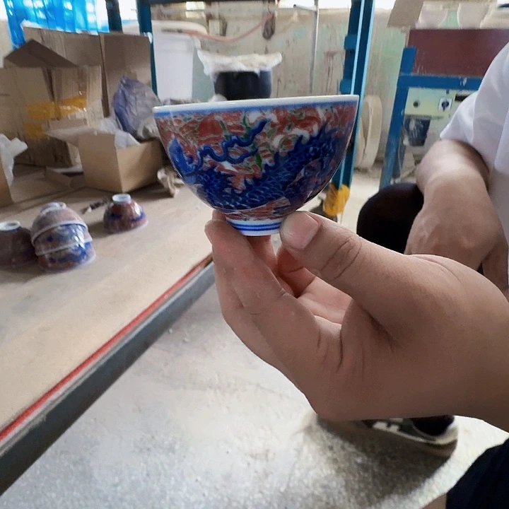 景德镇高温陶瓷青花釉里红主人杯