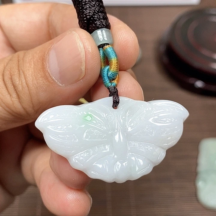 颈饰未镶嵌翡翠天然翡翠玉A货配证书