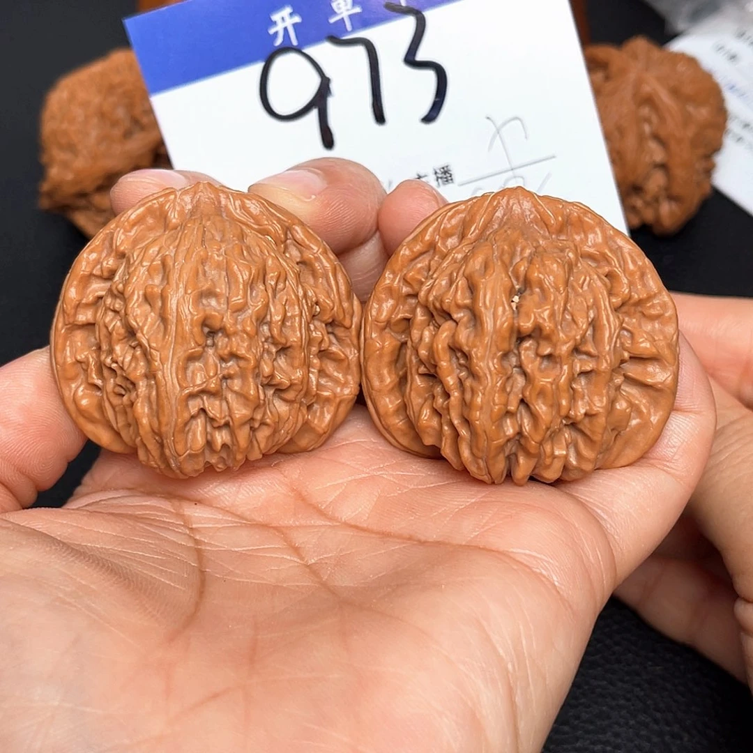 文玩核桃吊坠平谷楼42尺。 无刀修。 973