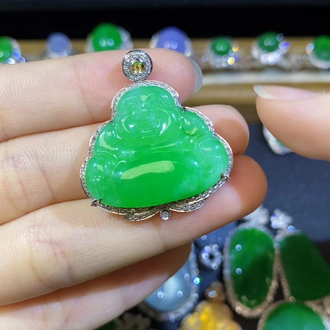 翡翠18K金镶嵌颈饰