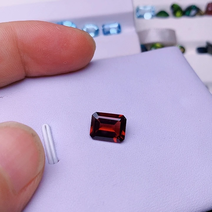 字***珊珠宝半成品未镶嵌石榴石