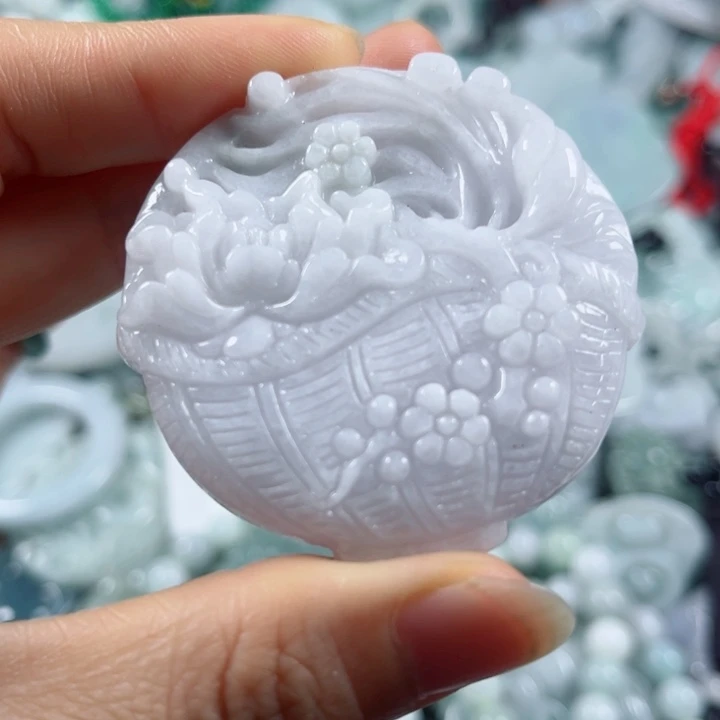 颈饰翡翠未镶嵌翡翠