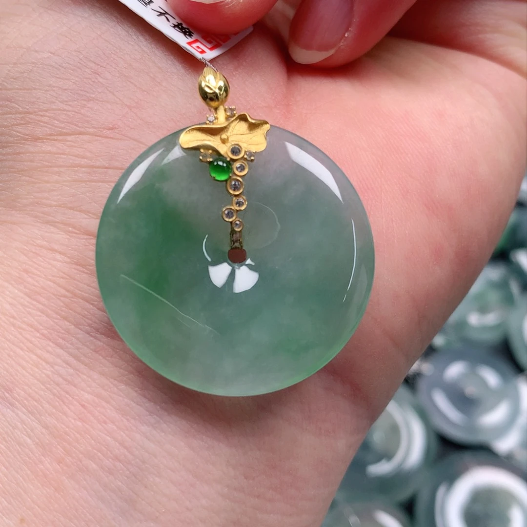 颈饰18K金镶嵌翡翠天然翡翠