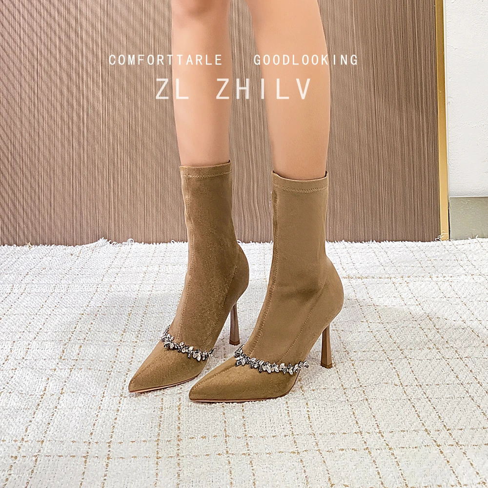 芝侣2025新款短筒平跟弹力靴秋季靴厚款显瘦水钻女靴尖头细跟高跟