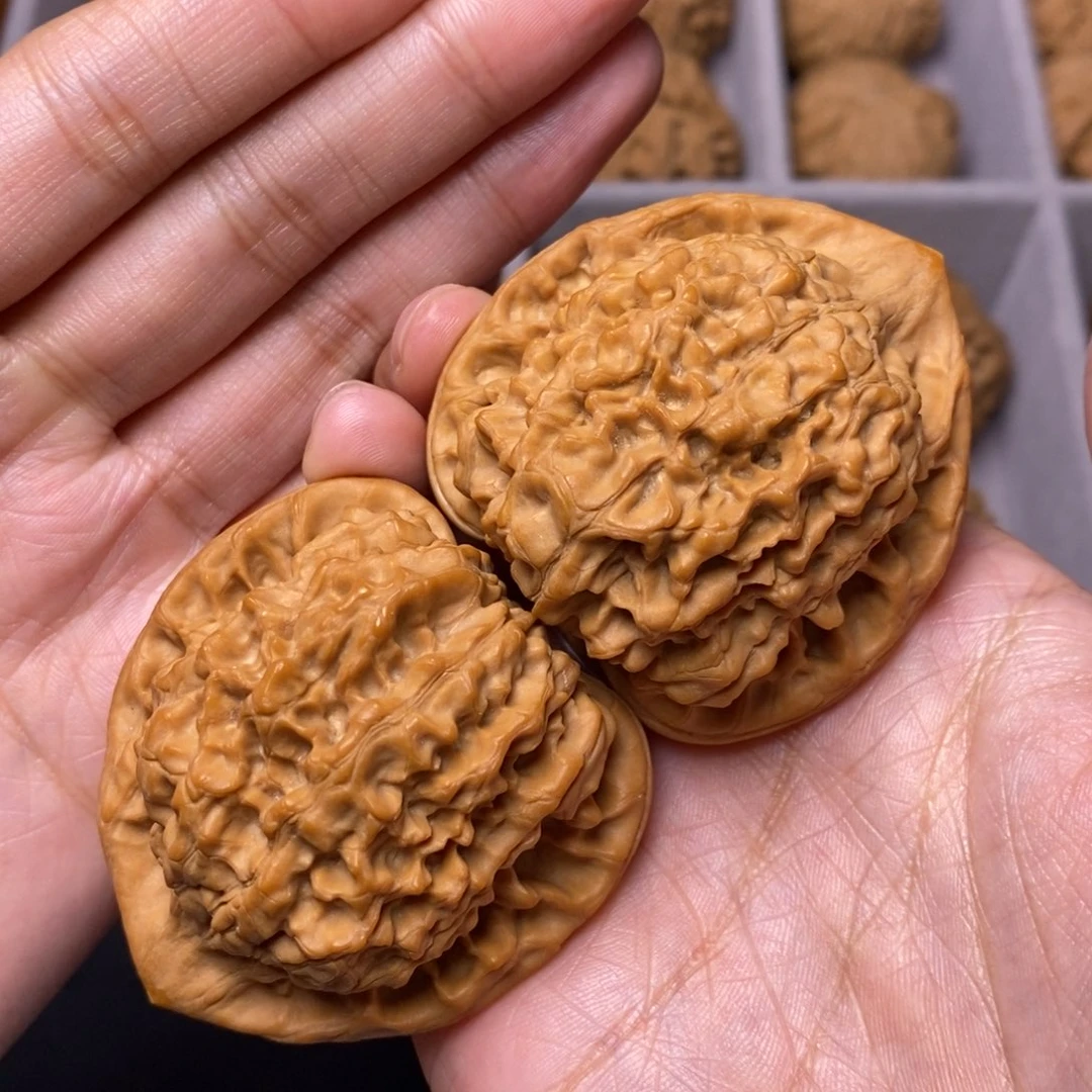 文玩核桃吊坠原桩麒麟纹