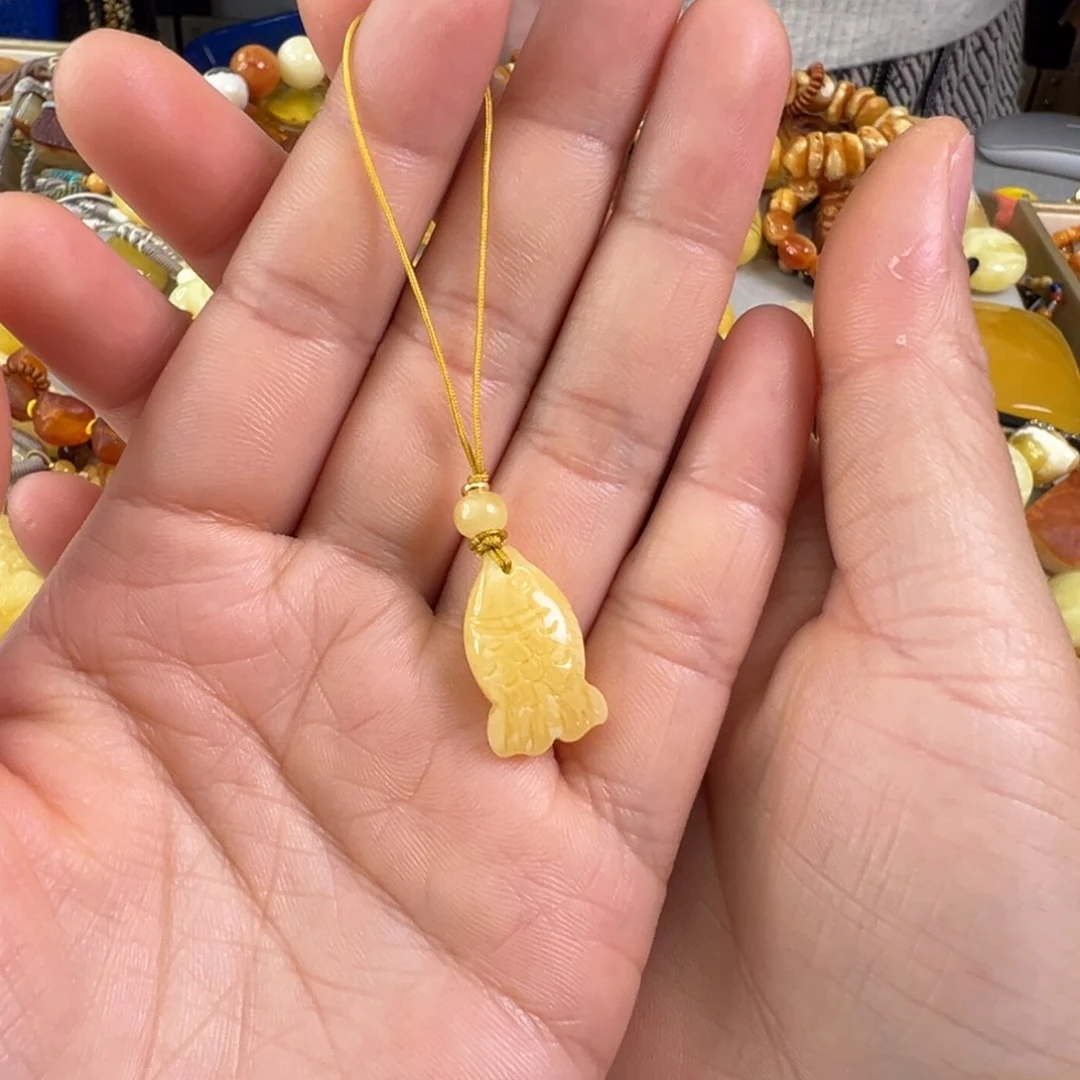 蜜蜡裸石未镶嵌蜜蜡