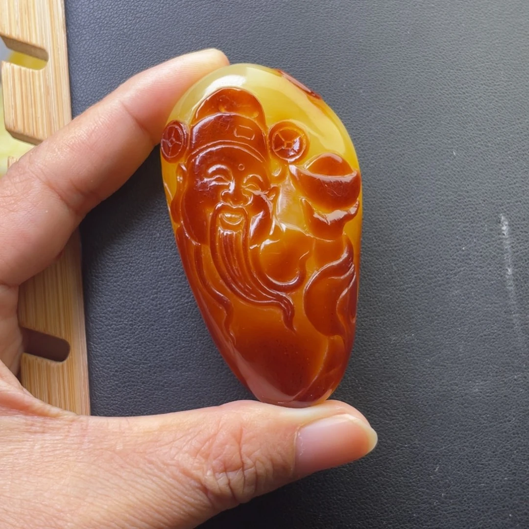 琥珀未镶嵌颈饰天然的琥珀蜜蜡