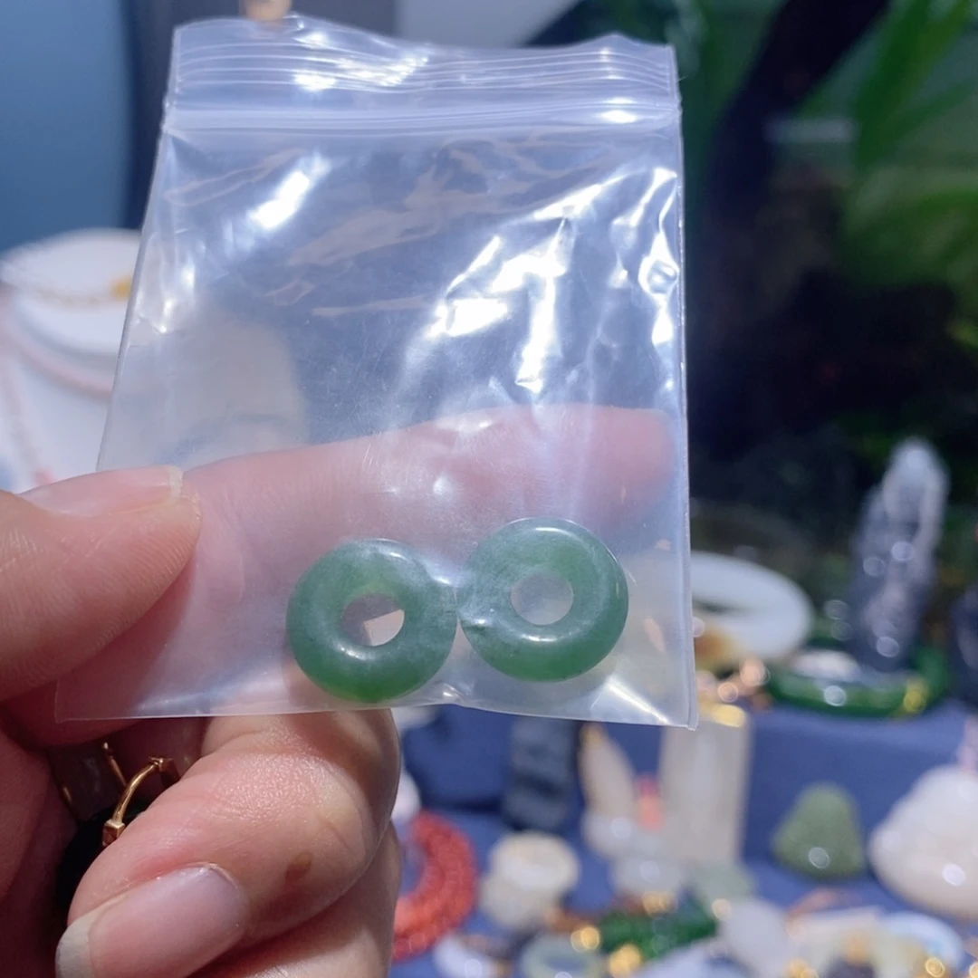 和田玉未镶嵌耳饰