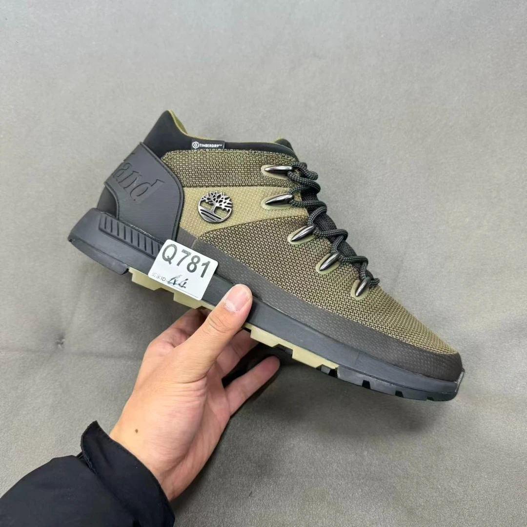 高帮户外徒步鞋轻便耐磨运动鞋 Q781  ( 无原盒 鞋垫原垫）